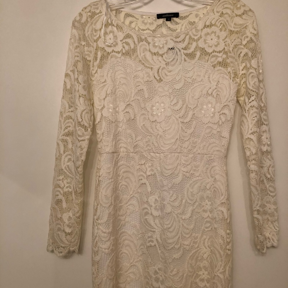 Women’s dress color white bodycon  size medium - Picture 7 of 12